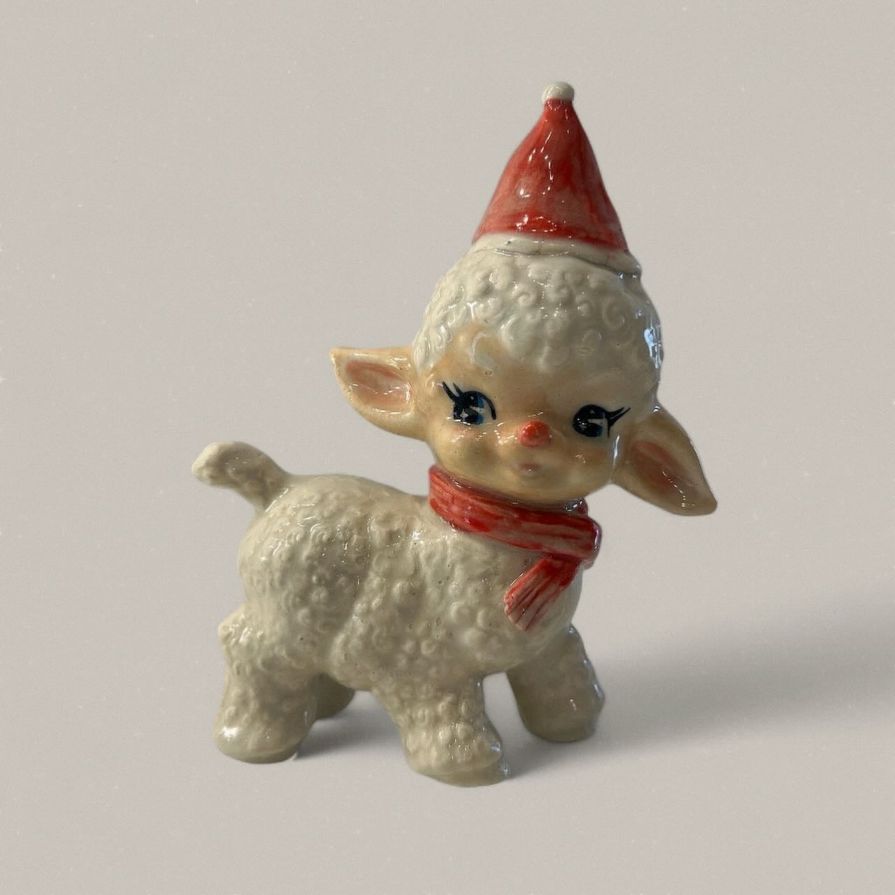 Ovejita de cerámica Navideña