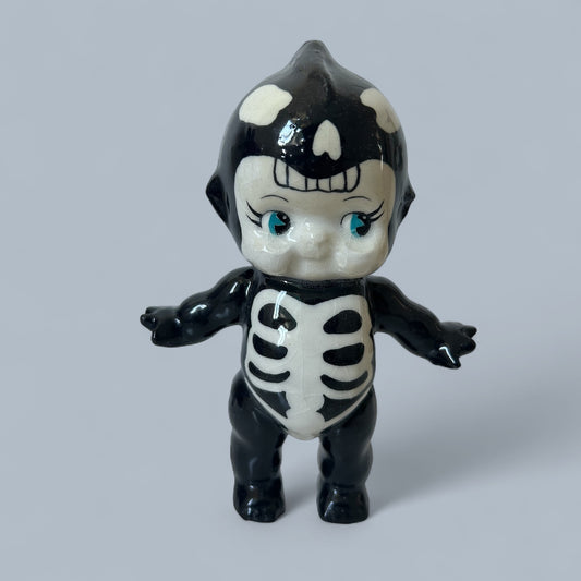KEWPIE "CALAVERA" de cerámica.