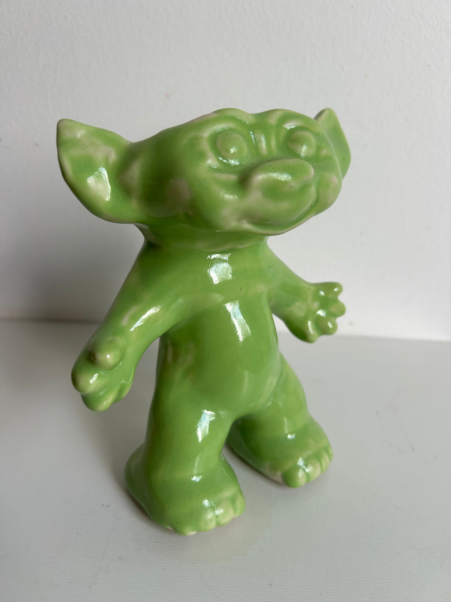 Macetero Trolls cerámica GRES, Verde.
